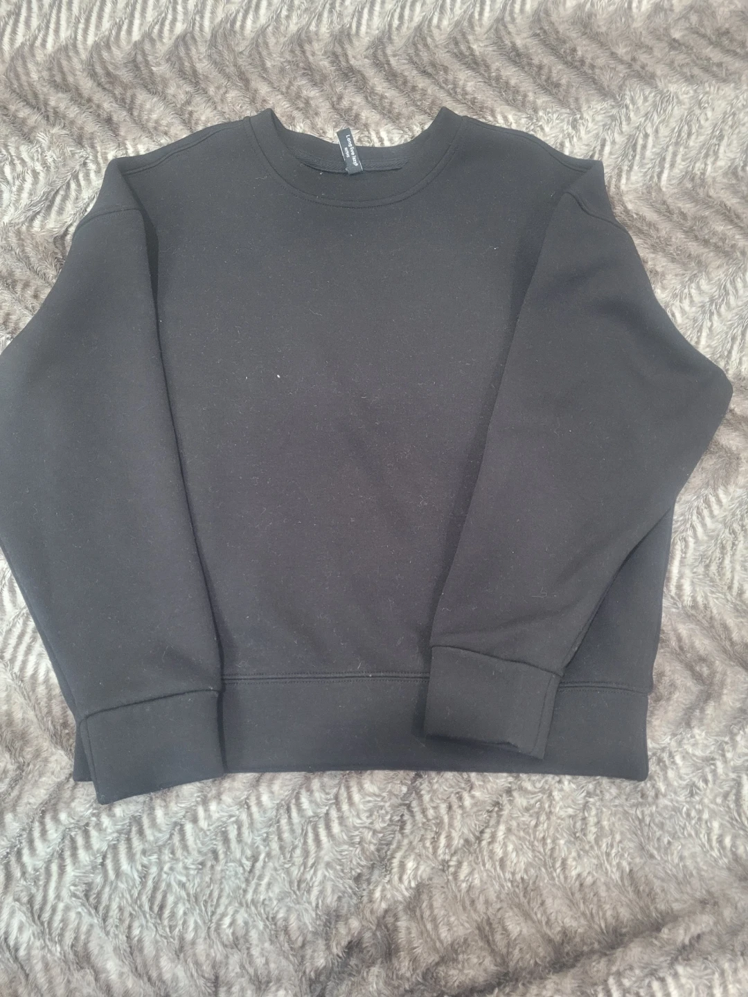 Black Crewneck Sweatshirt