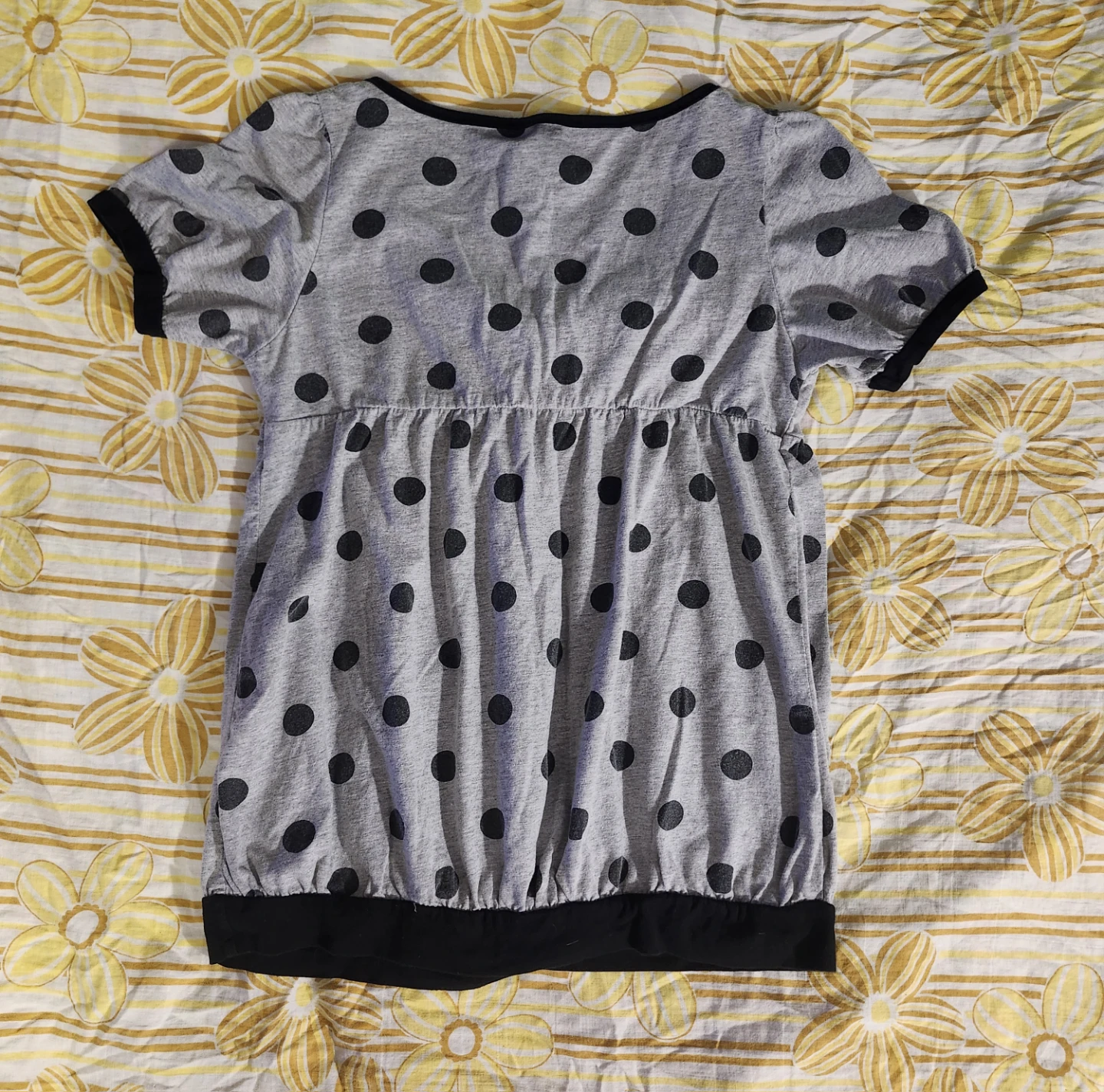 Grey and black polka dot babydoll top with button - photo 2