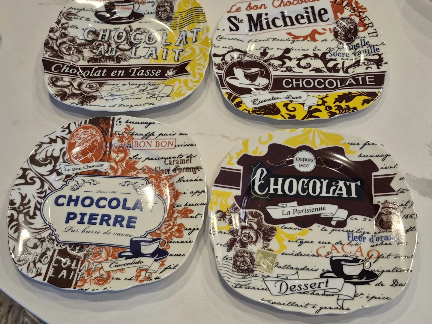 Set of 4 Porcelain dessert plates made in Italy. - photo 2