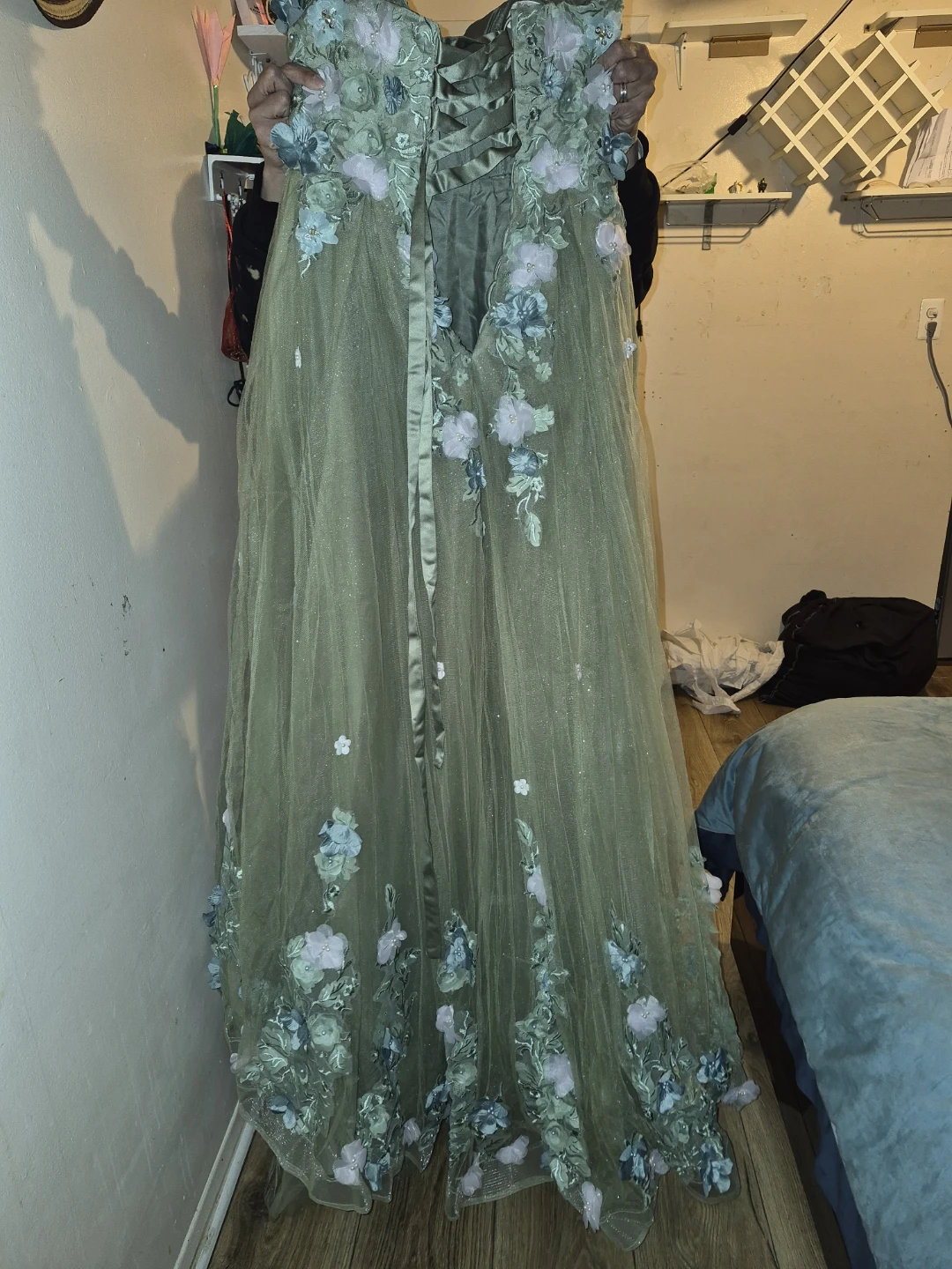 Green Tulle Gown with Floral Appliques - photo 2