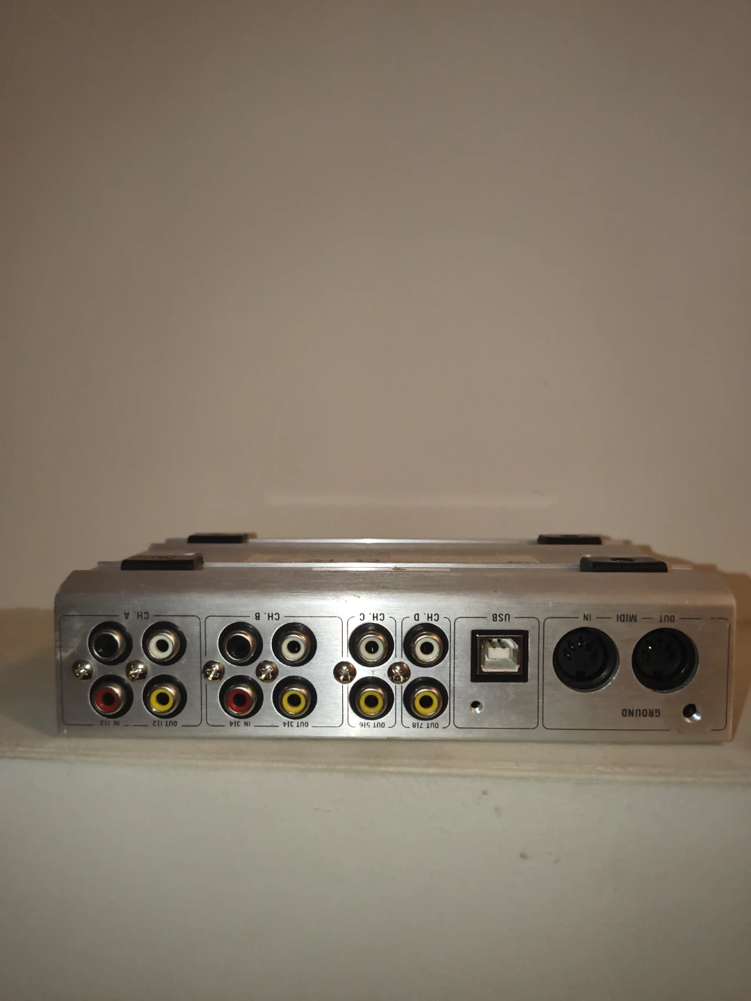 Native Instruments Audio 8 DJ DJ Soundcard - photo 3