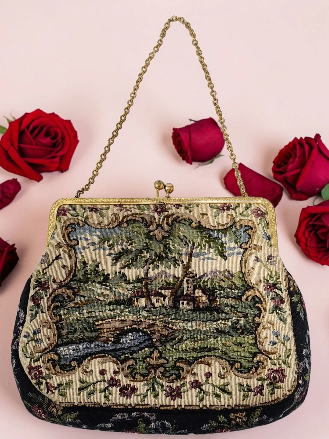 vintage floral petit point tapestry clutch bag  1930s - 1960 🧡