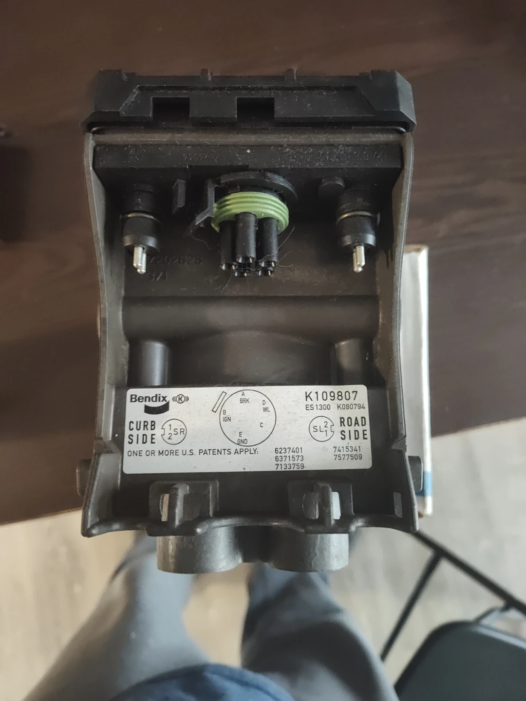 Bendix K109808 TABS6 ABS Trailer Module - photo 3