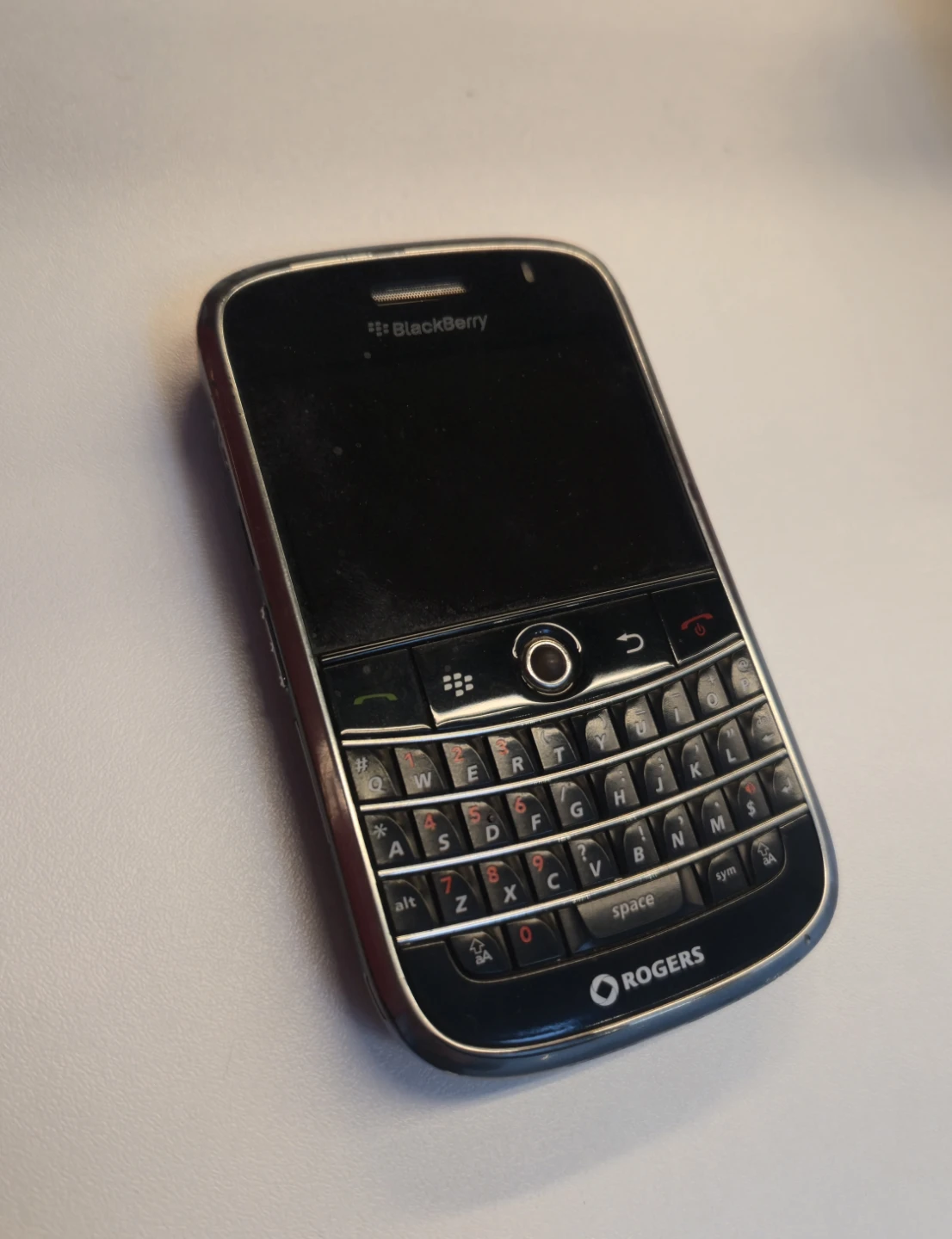 BlackBerry Bold 9700 Smartphone – Classic QWERTY – Rogers
