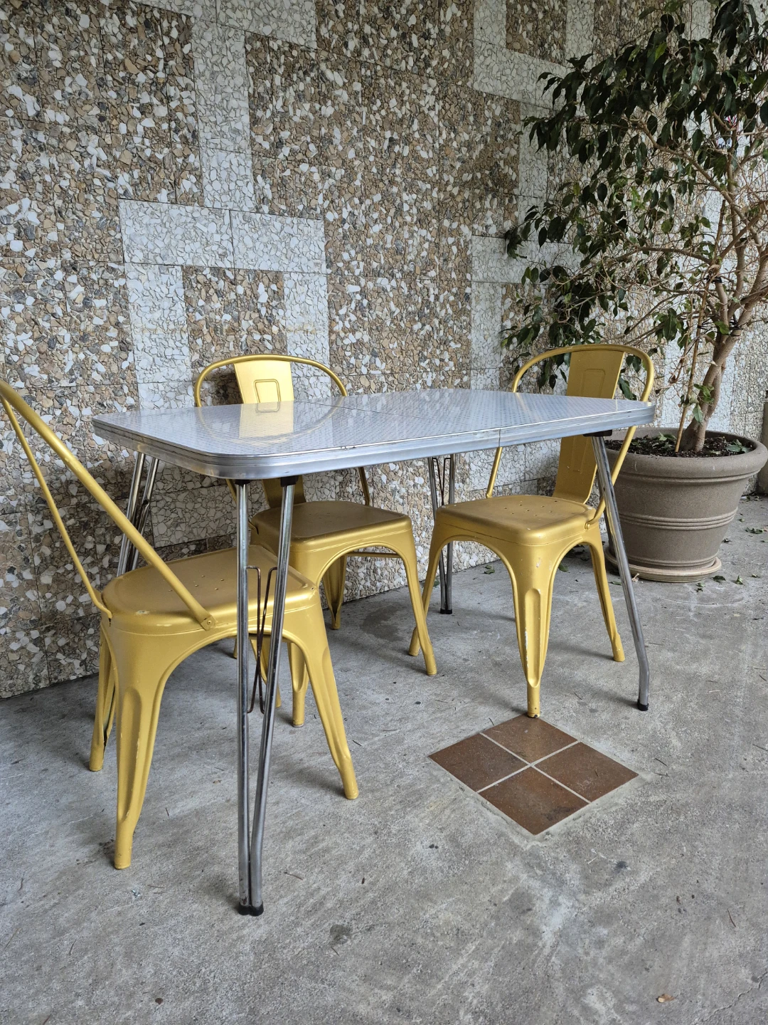 Retro Metal and Wood Dining Table (chairs extra) - photo 3