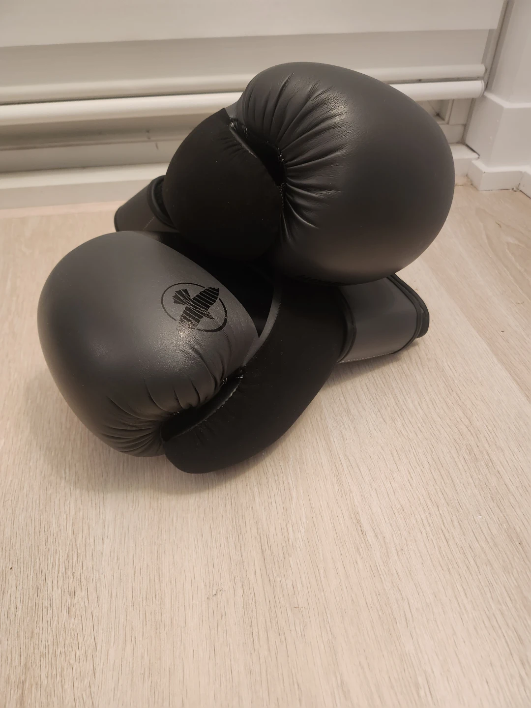NEW: Hayabusa S4 (10oz) Boxing Gloves with Hand Wraps