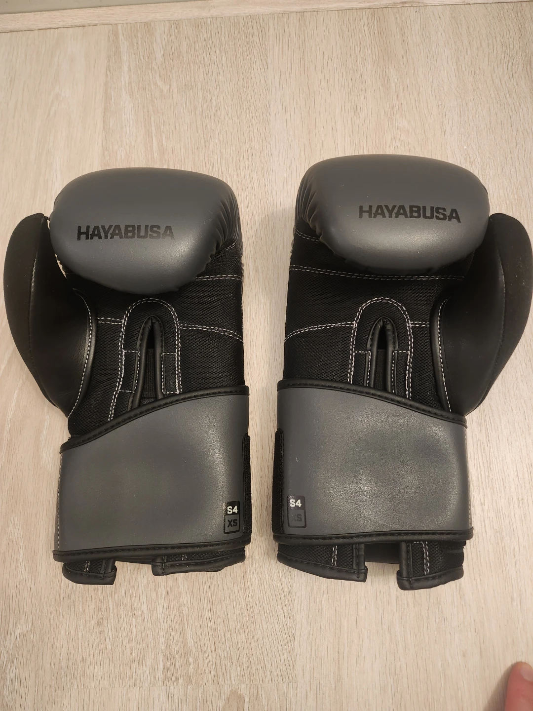 NEW: Hayabusa S4 (10oz) Boxing Gloves with Hand Wraps - photo 2