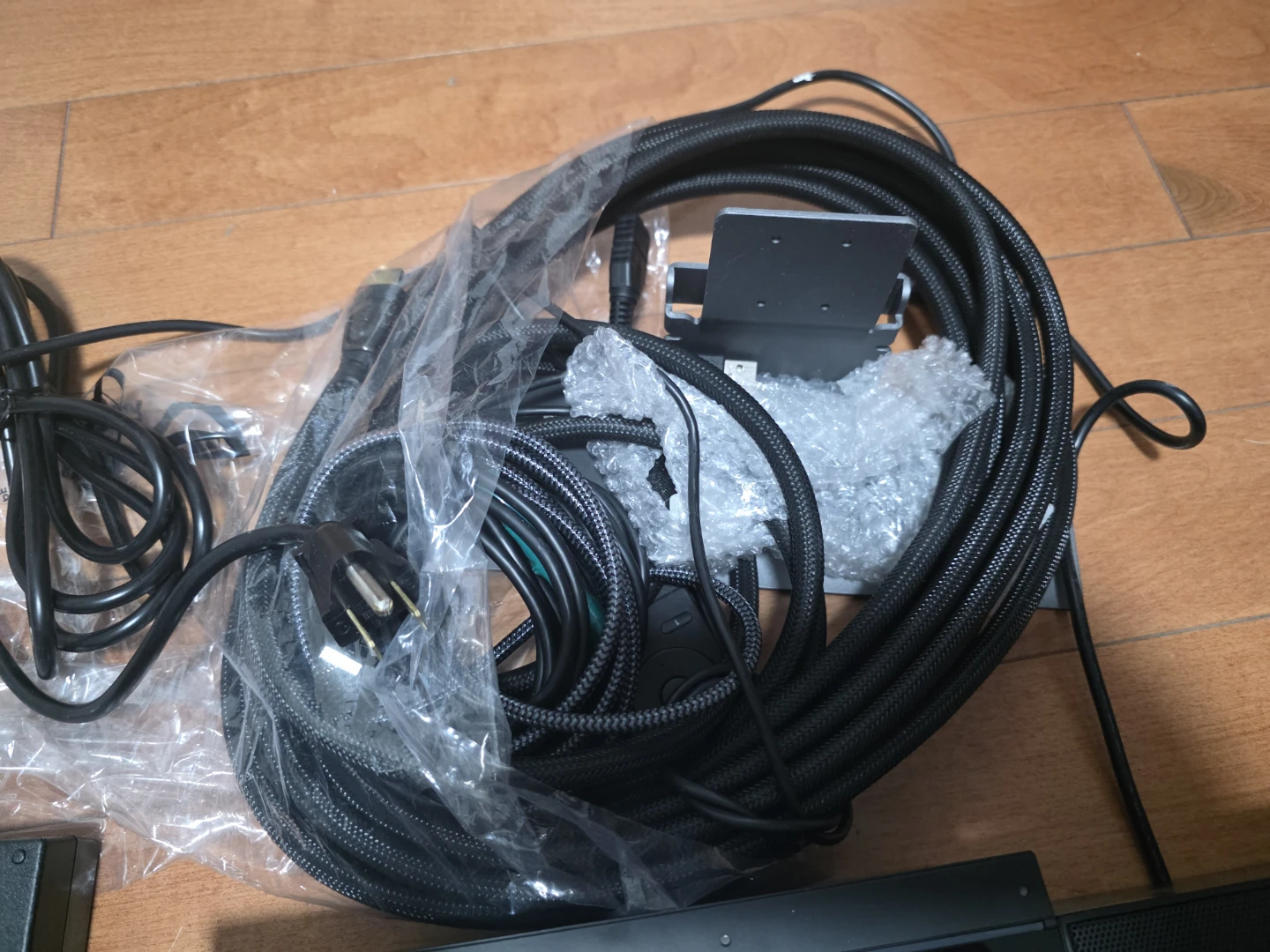 Poly Studio P15 Video Bar - photo 5