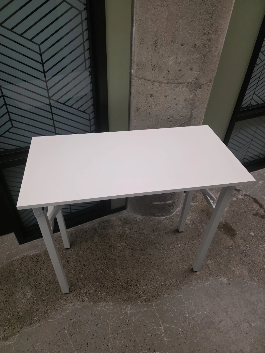 White Folding desk/table 15.7inch x 31.5inch