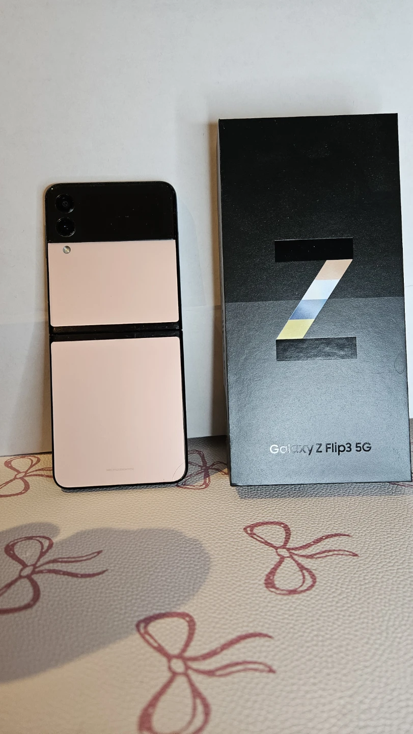Samsung Galaxy Z Flip3 5G - photo 4