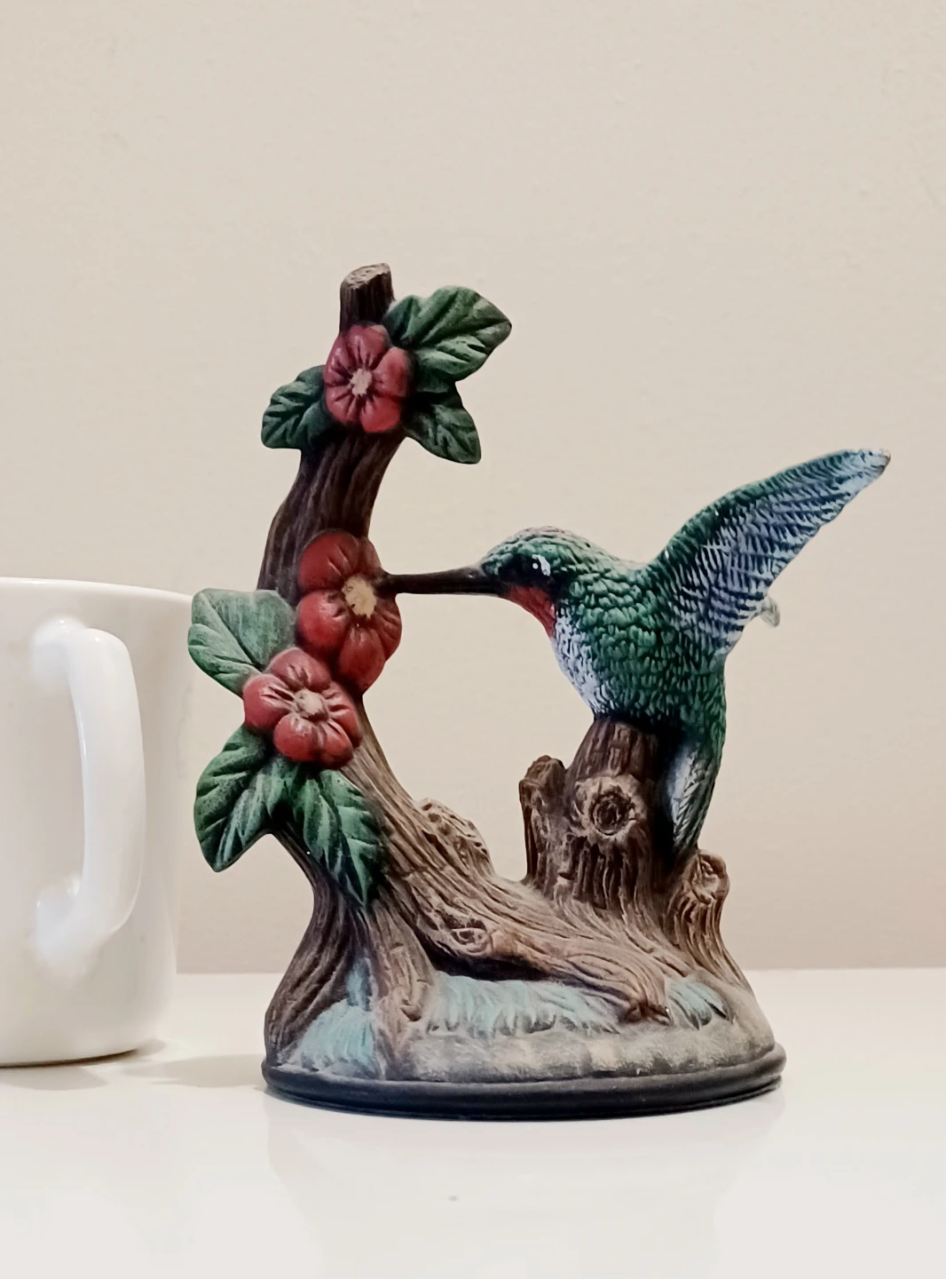 Vtg Unique Hand Painted Hummingbird Figurine - photo 5