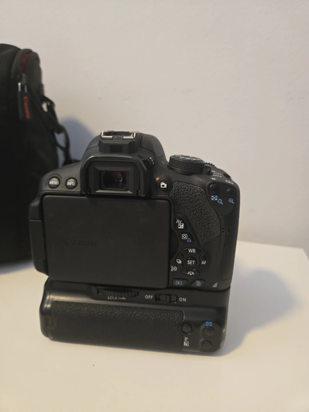 Canon EOS Rebel T5i DSLR Camera with Lens and Bag - photo 4