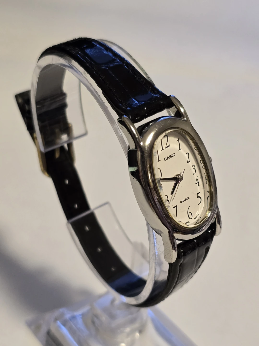 Casio Lady's Oval Quartz Watch - photo 2
