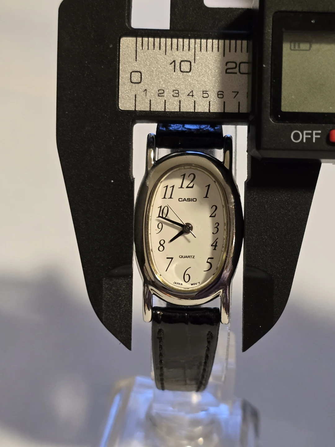 Casio Lady's Oval Quartz Watch - photo 4