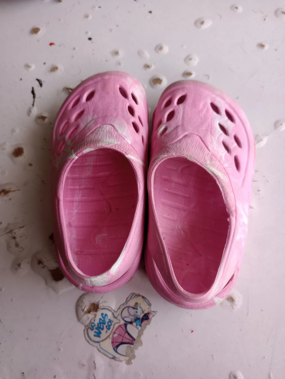 Pink Croc-style Clogs - size 5m - photo 2