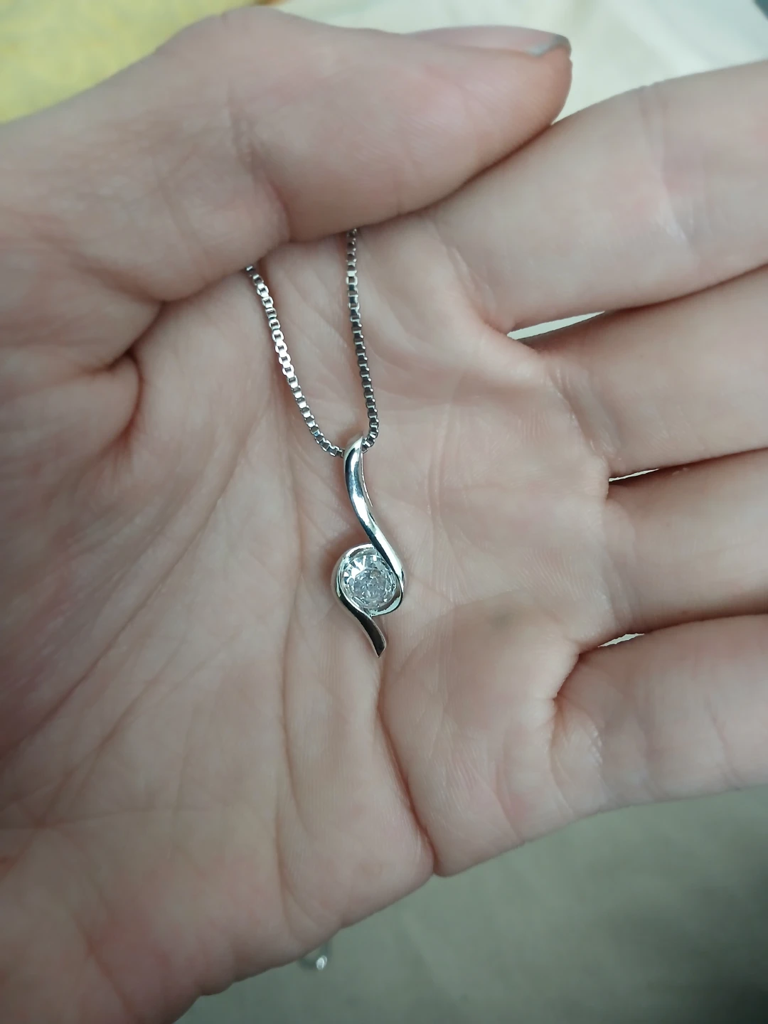 925 Silver And 1 Carat Moissanite Pendant And Box Chain Necklace