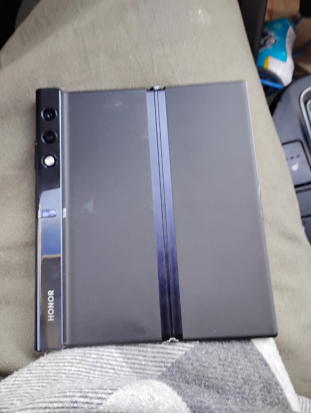 HONOR  V Purse Foldable Phone - photo 4