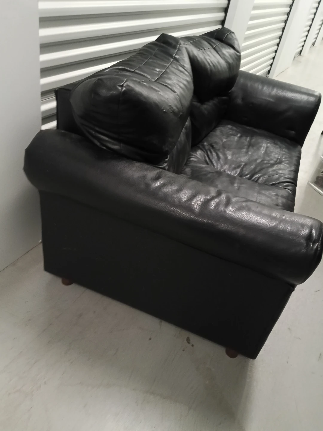 Used Black Leather Loveseat - photo 5