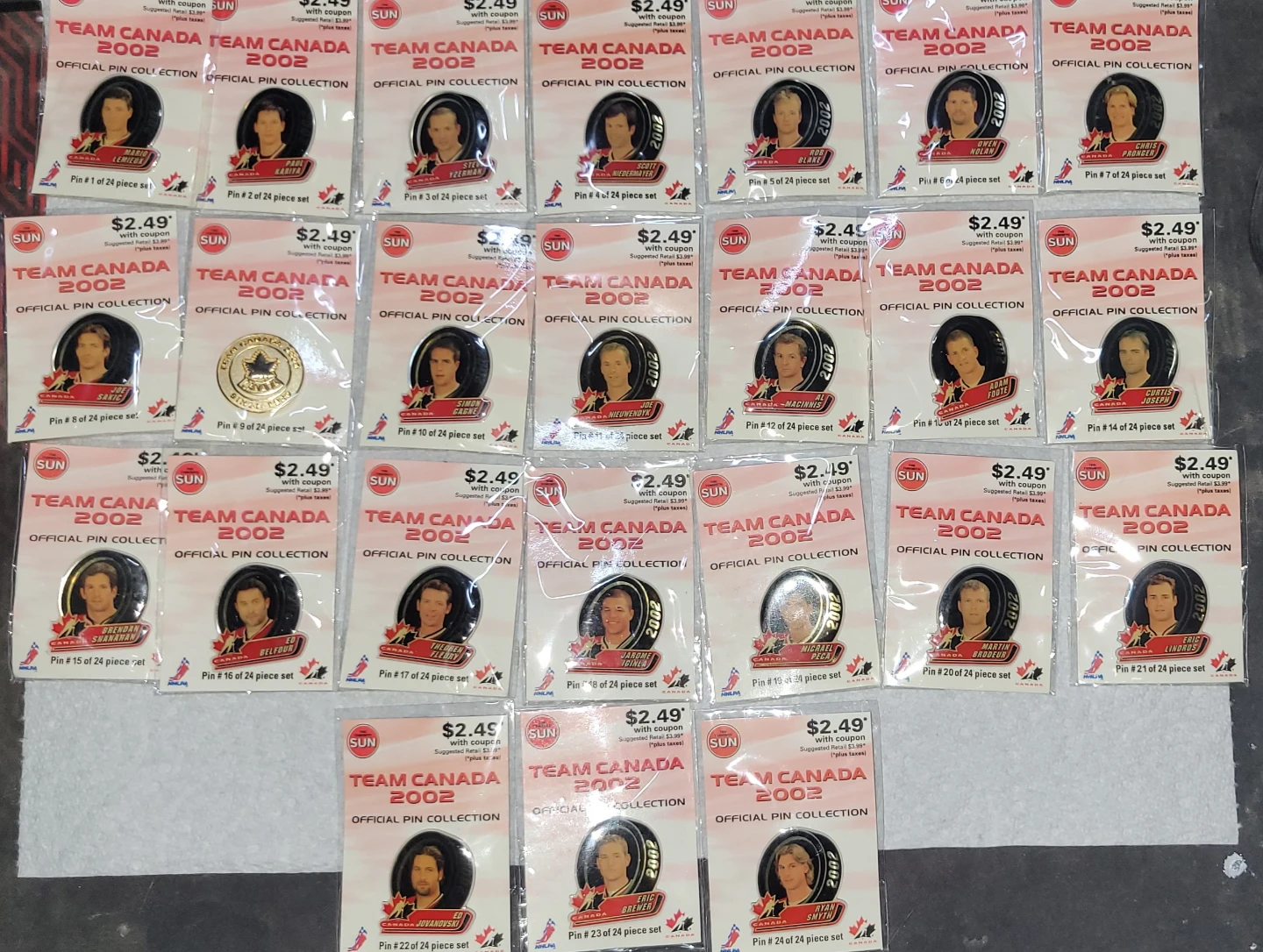 Team Canada 2002 Official Pin Collection - Various Players