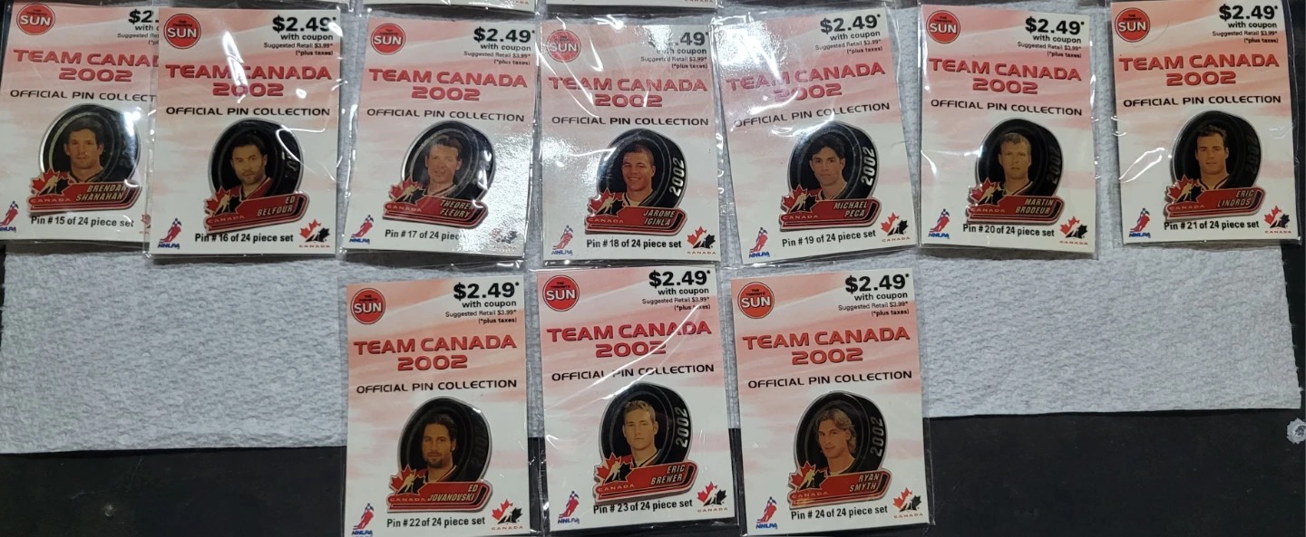 Team Canada 2002 Official Pin Collection - Various Players - photo 3