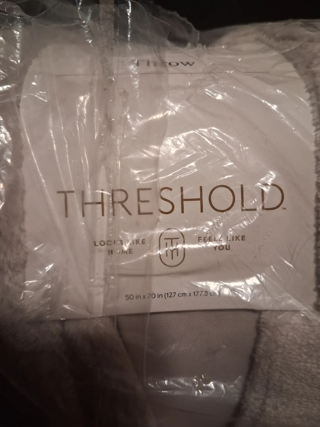 🥕Threshold Plush Throw Blanket 50" x 70" Light Grey - photo 3