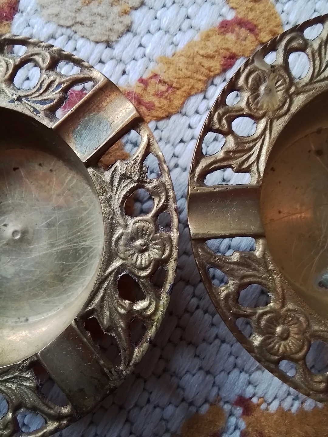 Vintage Solid Brass Ashtrays Multi Floral Patterns 1970's Pair - photo 3