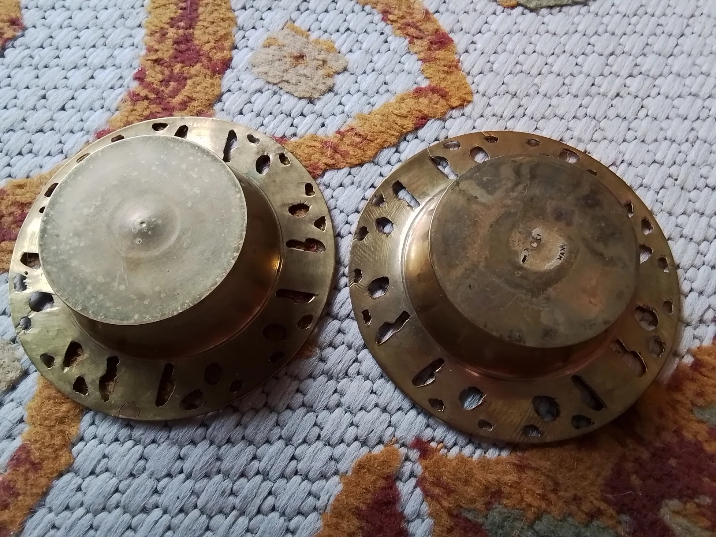 Vintage Solid Brass Ashtrays Multi Floral Patterns 1970's Pair - photo 4