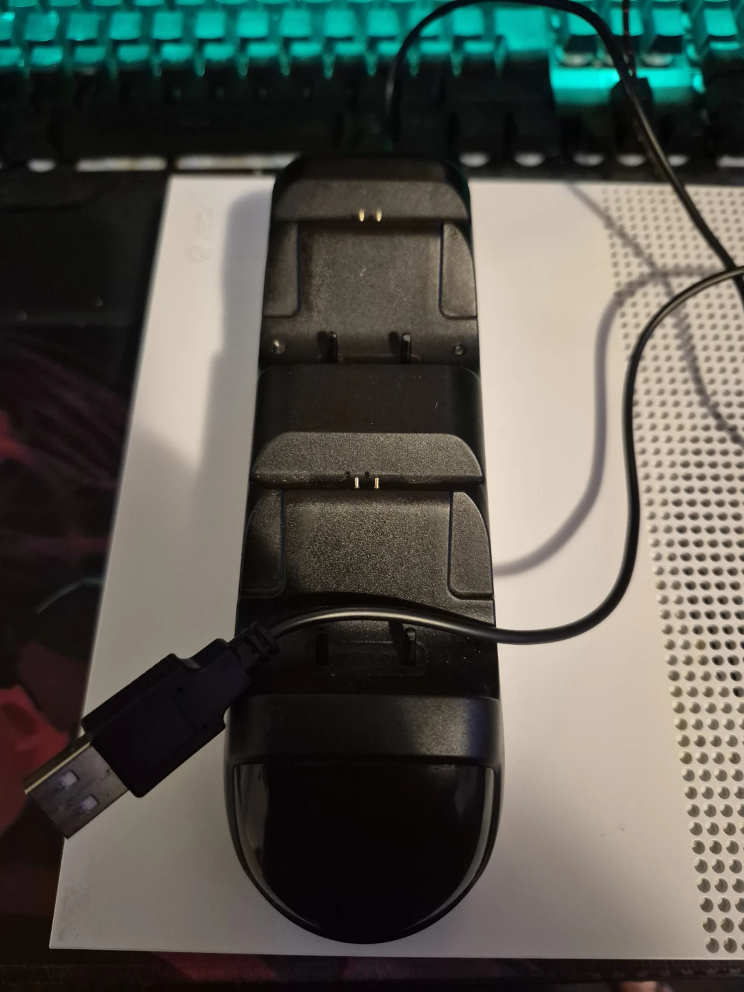 Xbox One S Console and Controller with Charging Dock - photo 5
