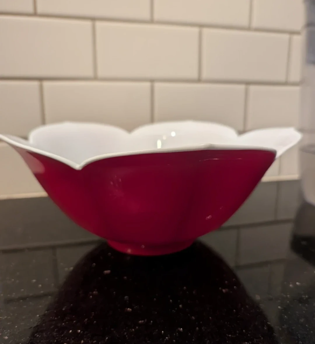 Red and White Flower Bowl 🥕