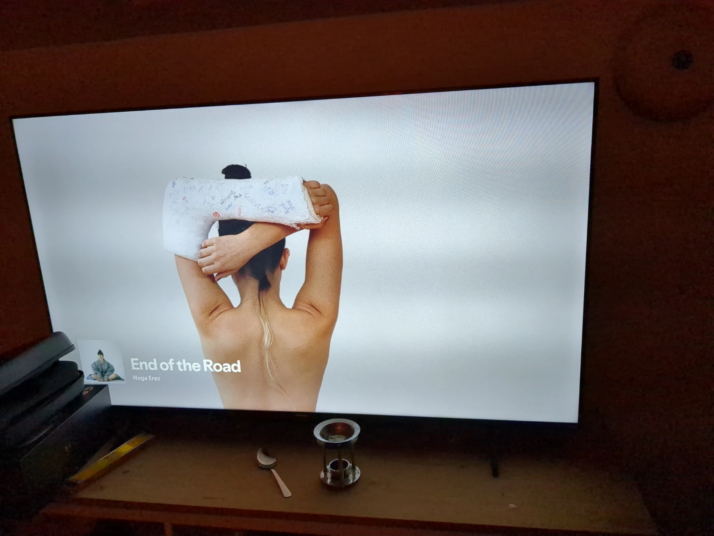 🥕Hi sense 65 inch SMART TV.