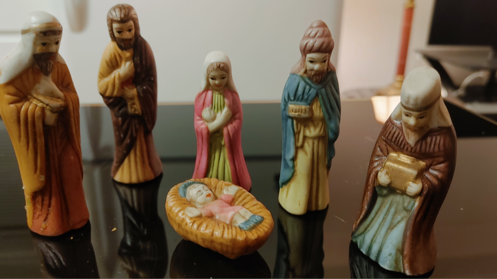 Nativity Scene Figurines Set - photo 3