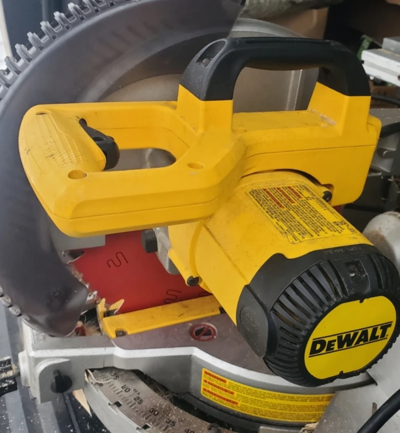 DeWalt DWS715 Compound Miter Saw 12 inch
