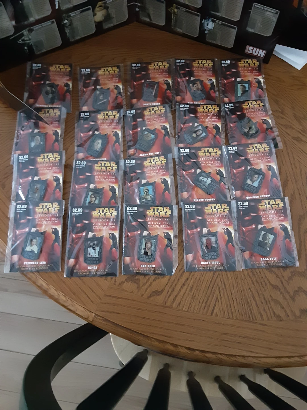 Star Wars Episode III Official 2005 Pin Collection - photo 3