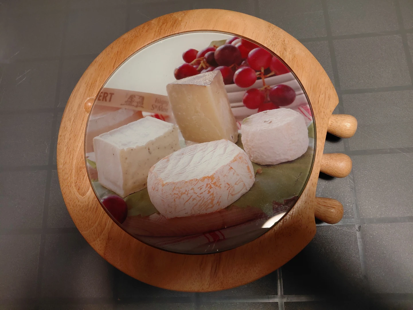 Wooden Cheese Board with 3 cheese knives