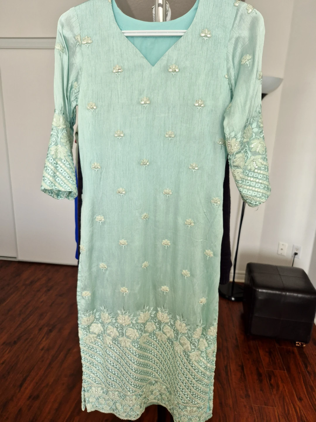 Embroidered Mint Green Kurti with Scarf - photo 2