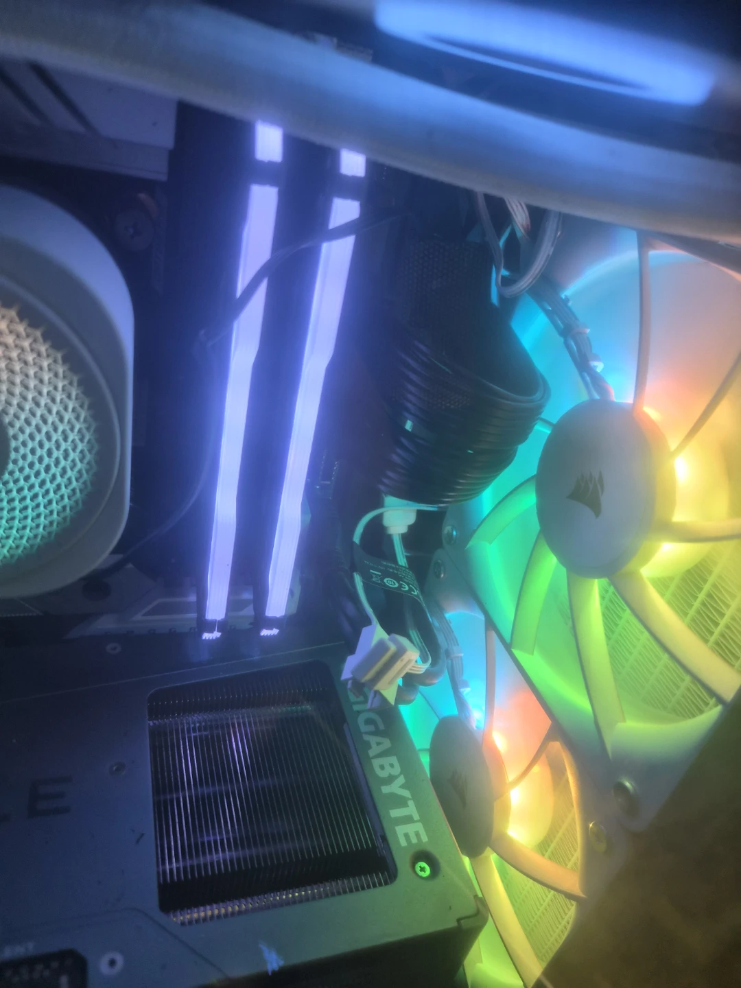 The Corsair Vengeance RGB PRO 16GB (2x8GB) DDR4 3200MHz 80$ - photo 2