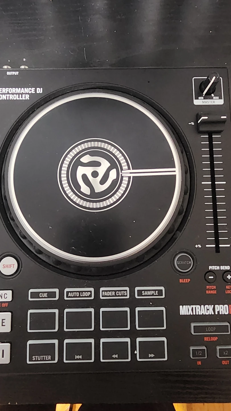 Numark Mixtrack Pro FX Performance DJ Controller - photo 3