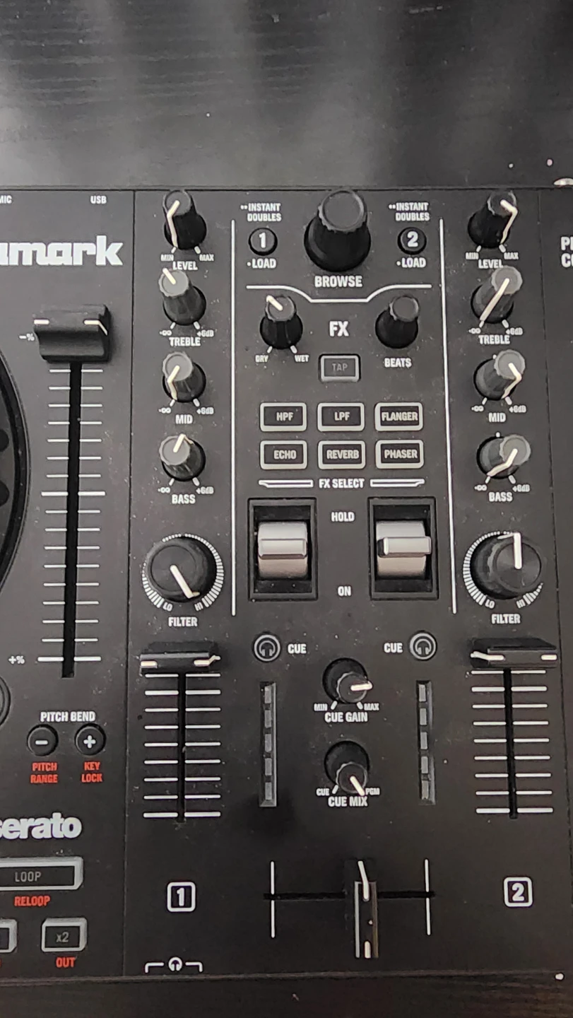 Numark Mixtrack Pro FX Performance DJ Controller - photo 4