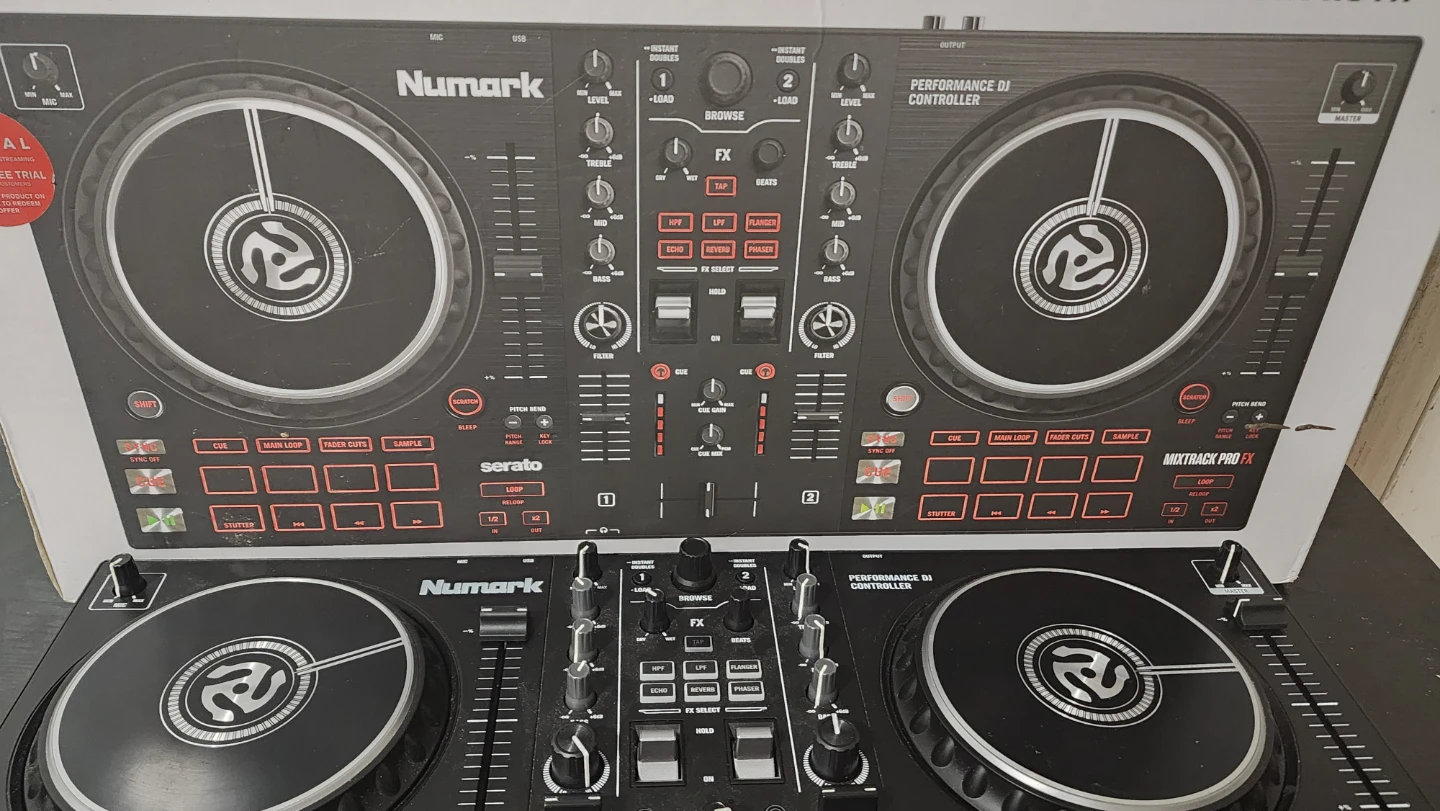 Numark Mixtrack Pro FX Performance DJ Controller - photo 5