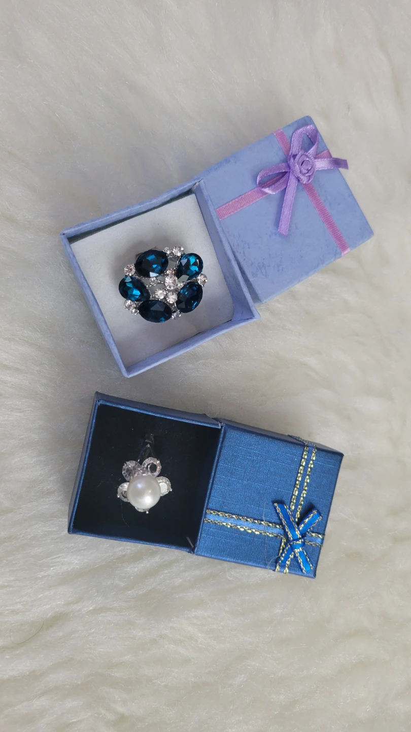 Assorted rings with boxes - photo 2