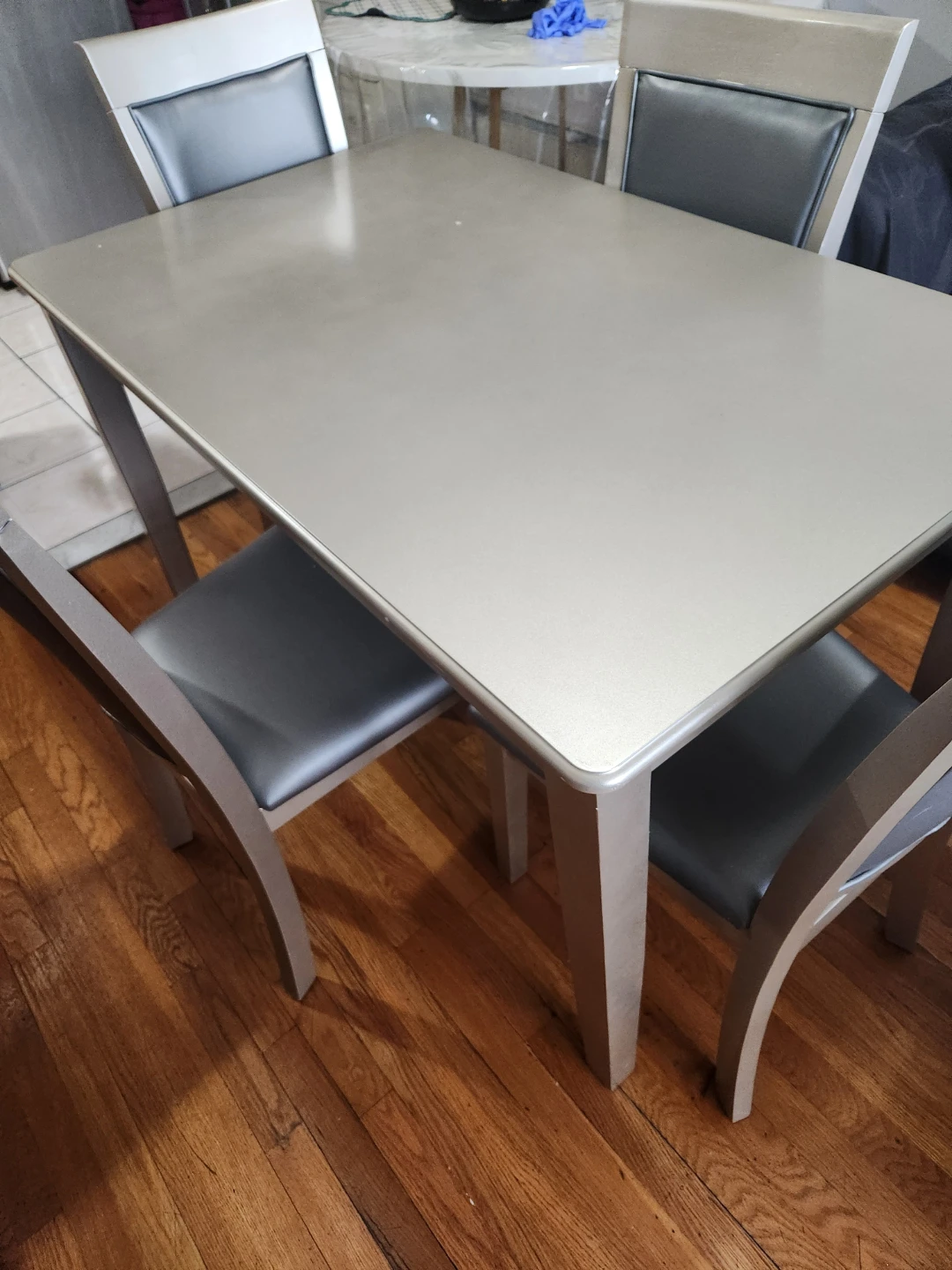 Dining Table and 4 Chairs - photo 2