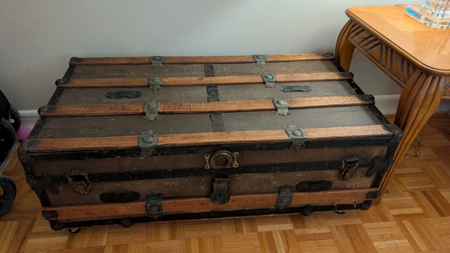 Vintage Steamer Trunk Travel Chest - photo 4