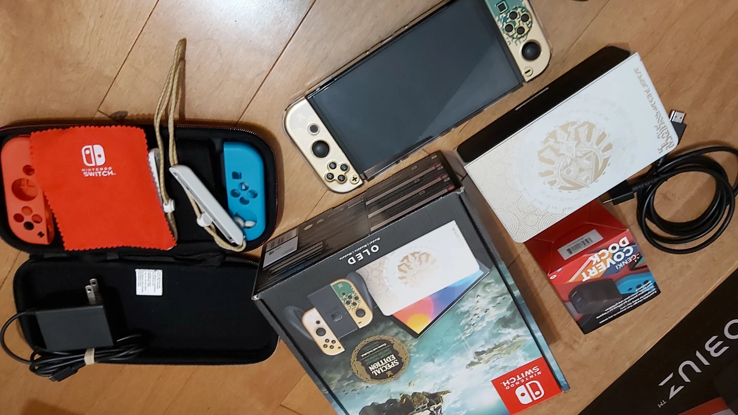 CIB Zelda Switch Oled with Genki Dock - photo 3