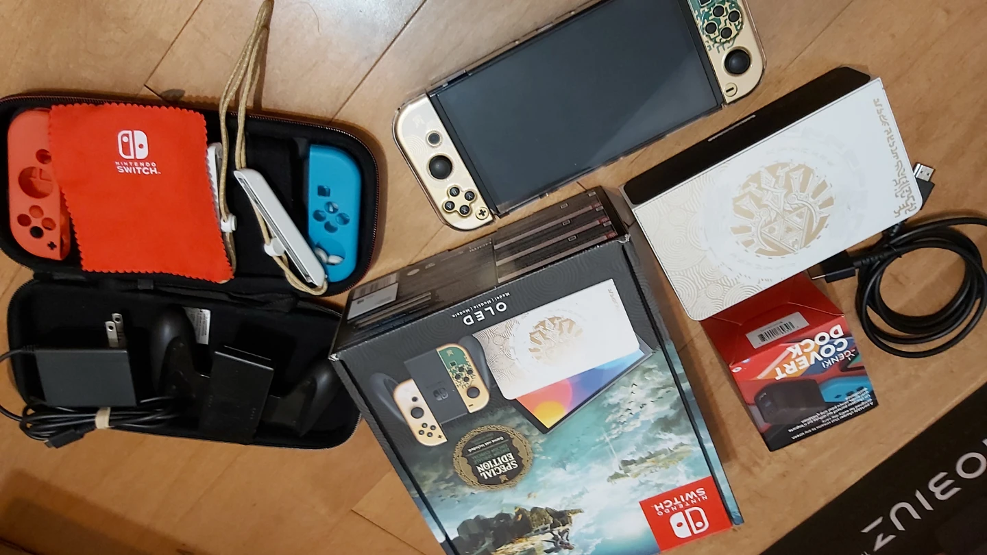 CIB Zelda Switch Oled with Genki Dock - photo 4