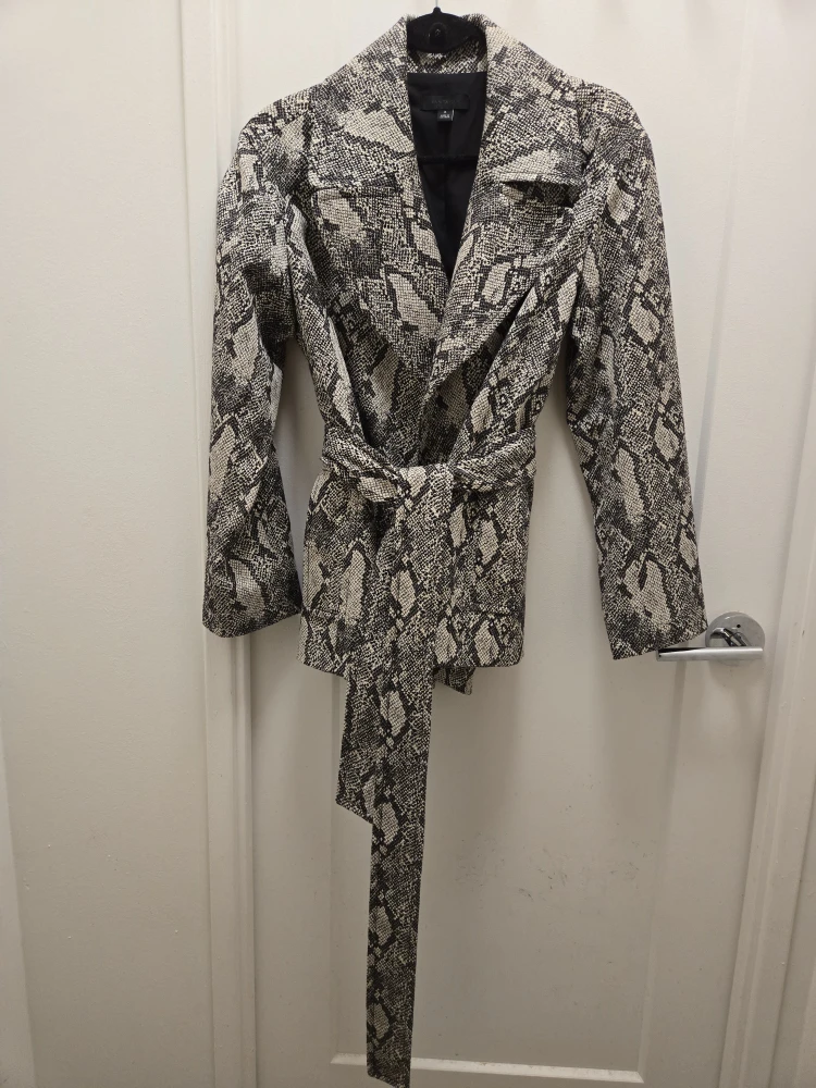 NEW Designer Spring/fall jacket ✨️