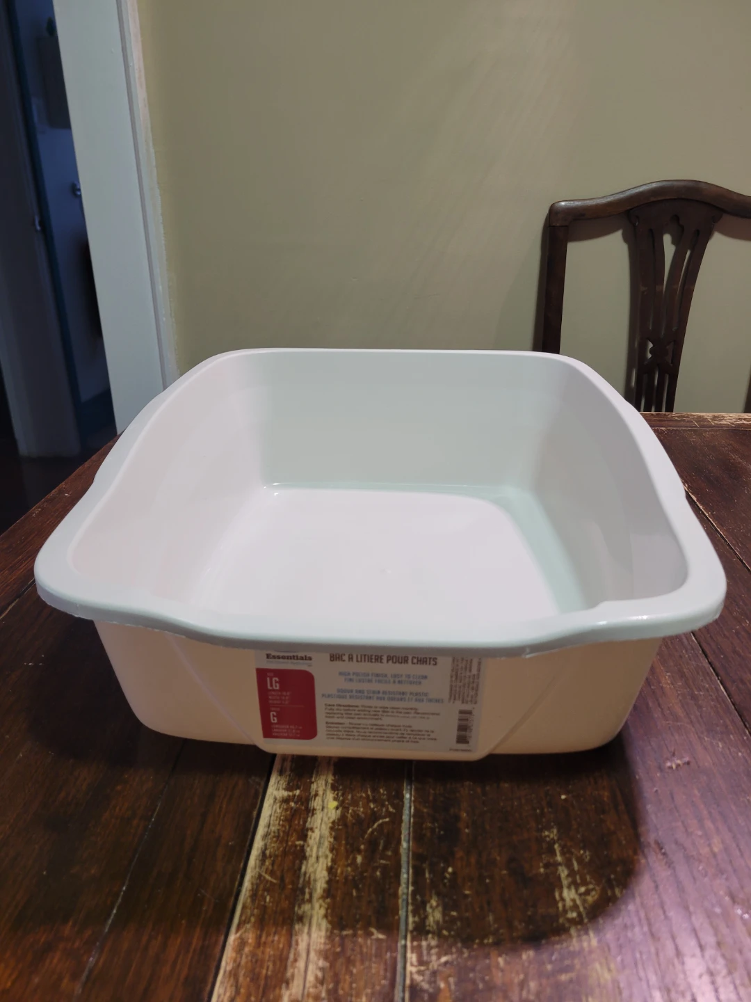 Cat litter pan