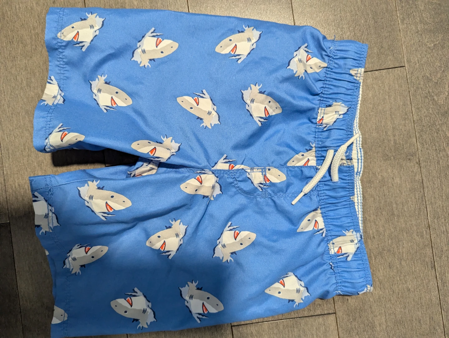 Blue Shark Print Swim Shorts - 5-6 kids 🏆