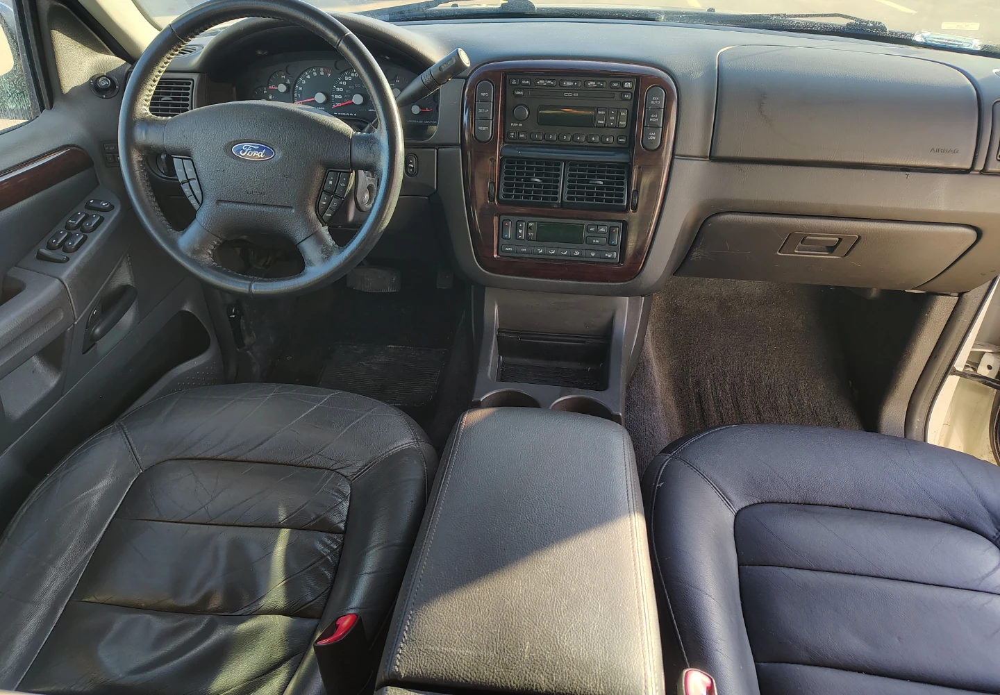 2004 Ford Explorer Limited - photo 3