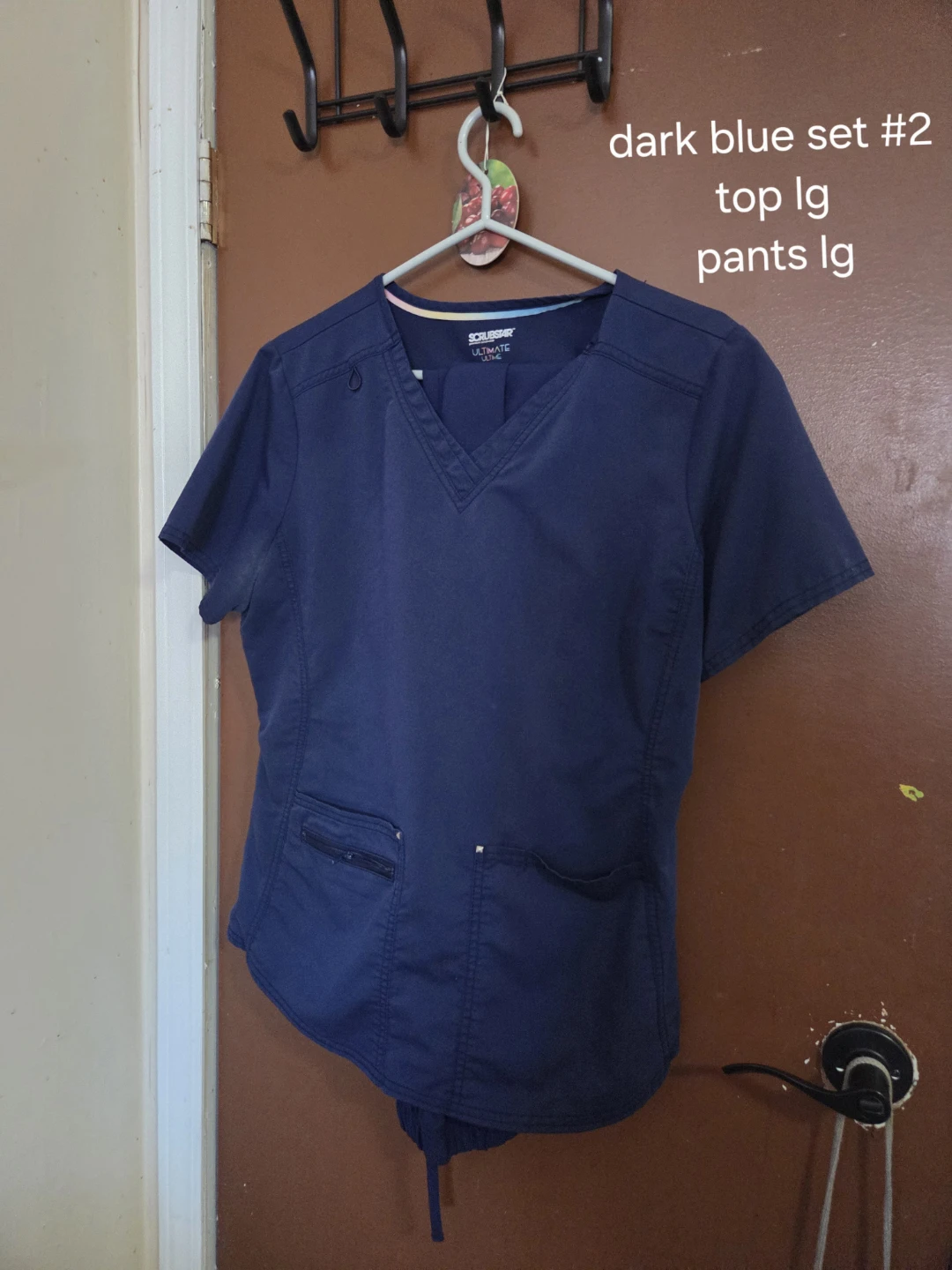 Selling my scrubs - photo 3