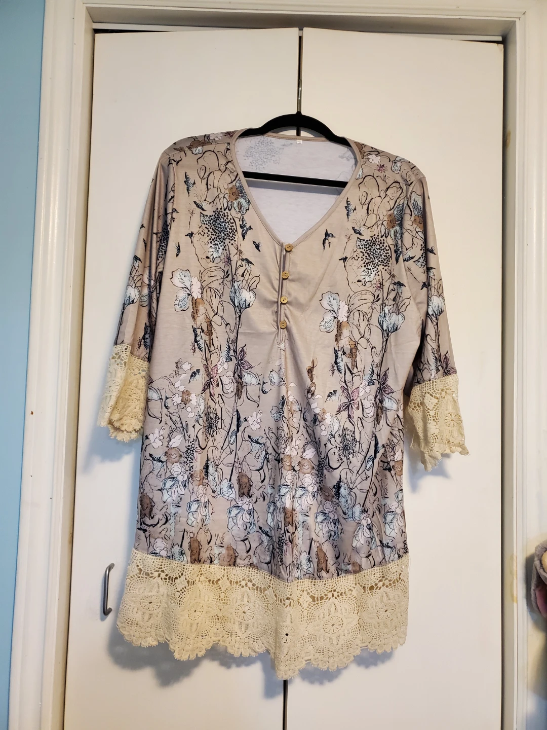 Size 1x Women's Dress Top with Lace